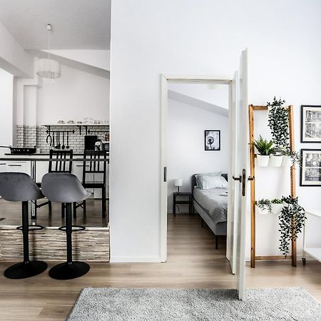 Fully-Furnished Apartment With Air Conditioning For Families, Cracow Old Town كراكوفيا المظهر الخارجي الصورة