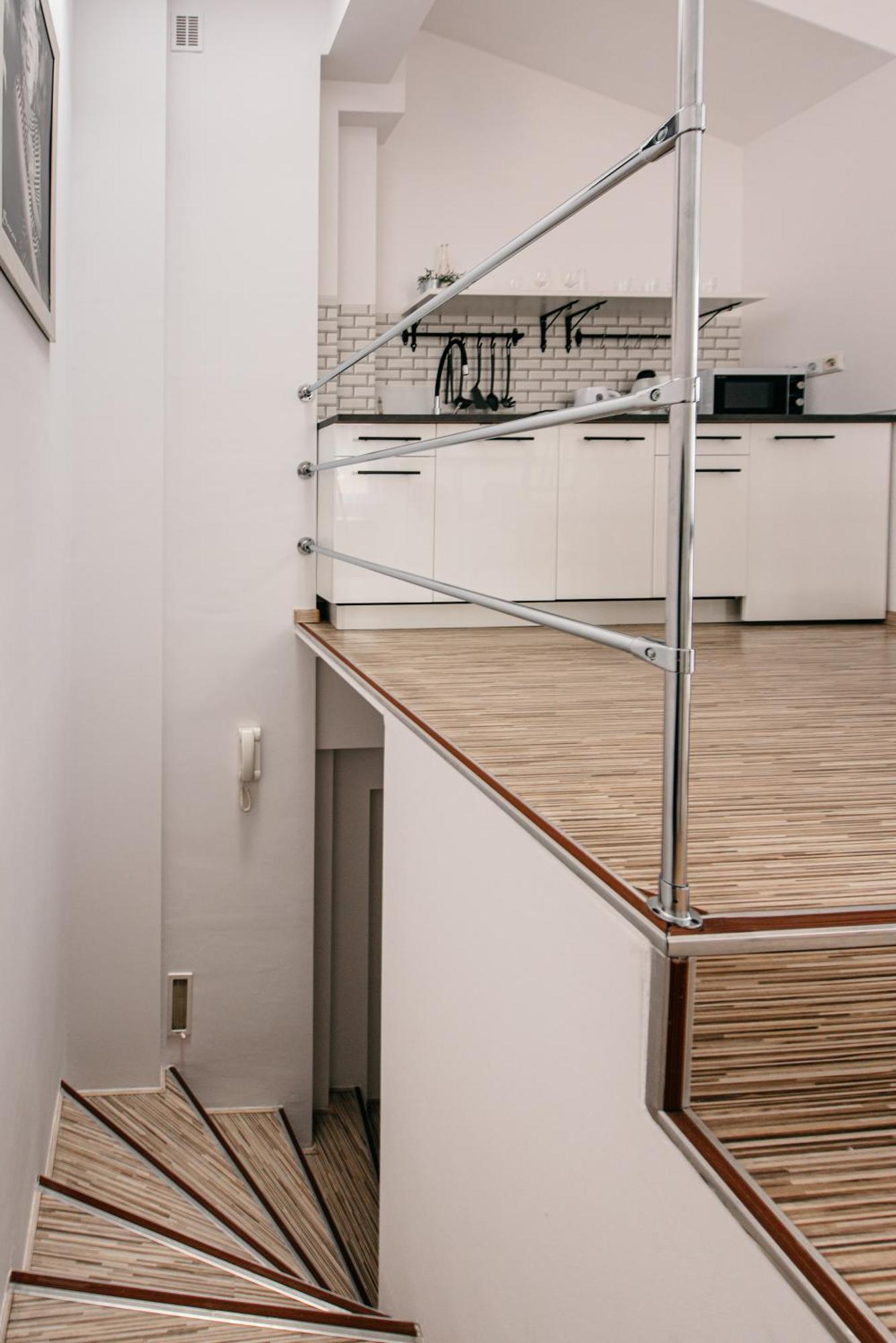 Fully-Furnished Apartment With Air Conditioning For Families, Cracow Old Town كراكوفيا المظهر الخارجي الصورة